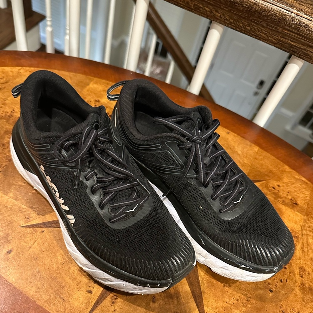 Women’s Hoka Bondi 7 size 8.5 Black